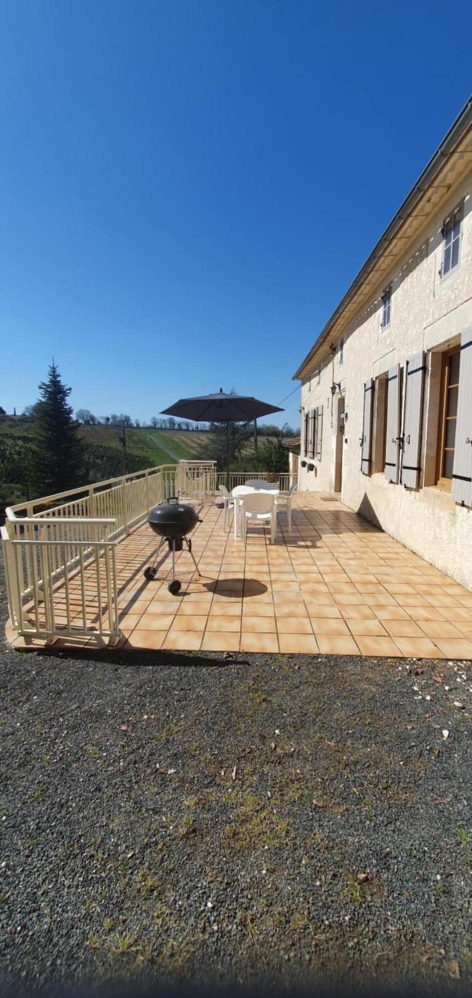Maison 2 Chambres Au Calme Saint-Bonnet-sur-Gironde Экстерьер фото